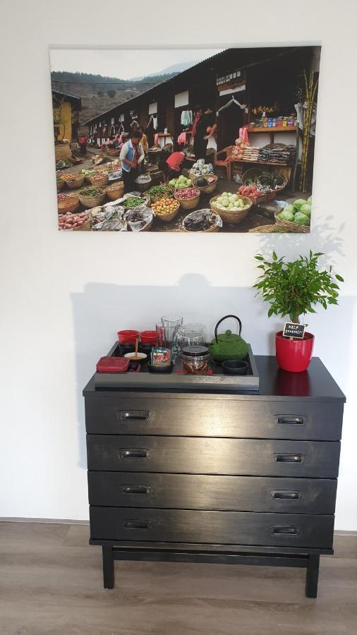 Downtown Hideaway, B&B Grand Deluxe Eindhoven Bagian luar foto