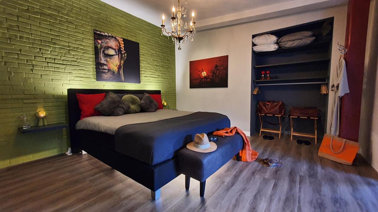 Downtown Hideaway, B&B Grand Deluxe Eindhoven Bagian luar foto