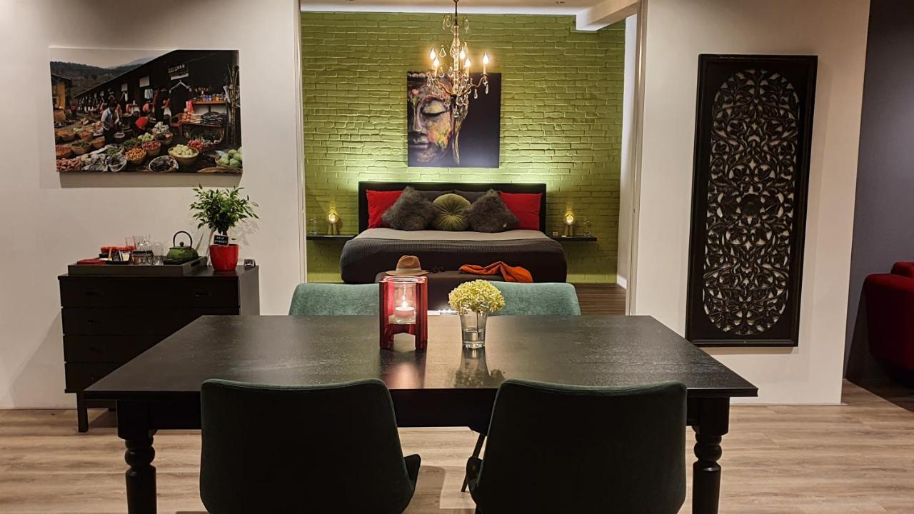 Downtown Hideaway, B&B Grand Deluxe Eindhoven Bagian luar foto