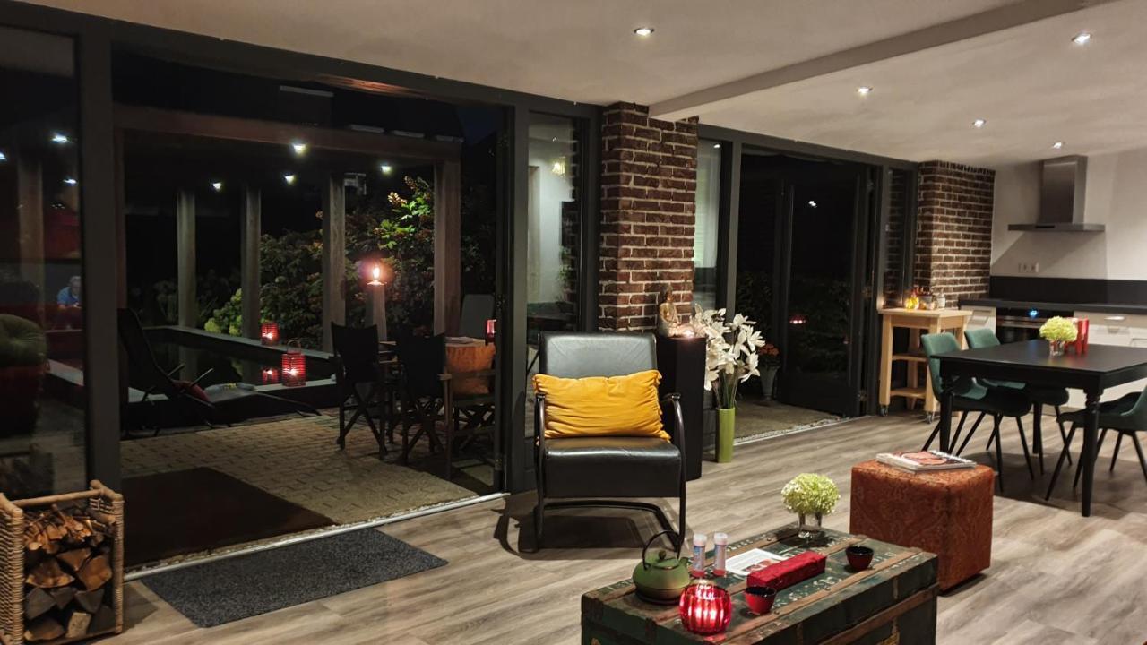 Downtown Hideaway, B&B Grand Deluxe Eindhoven Bagian luar foto