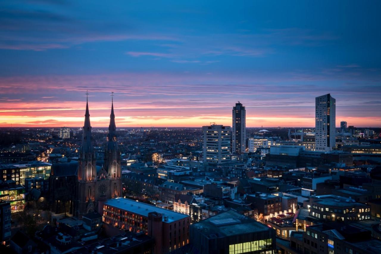 Downtown Hideaway, B&B Grand Deluxe Eindhoven Bagian luar foto